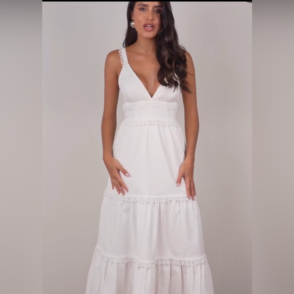 NWT- Skazi Midi White Sleeveless Dress Medium